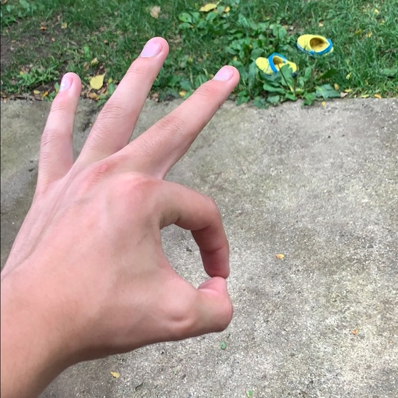 Profile Picture of Isaac Salinas (@yeet669) on Poshmark