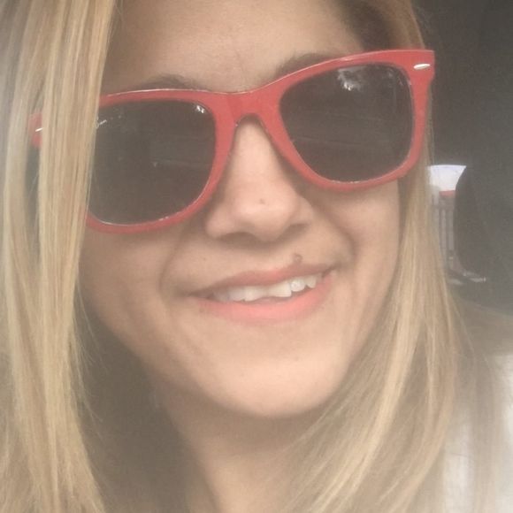 Profile Picture of Carmen Mulero (@carmenmulero) on Poshmark