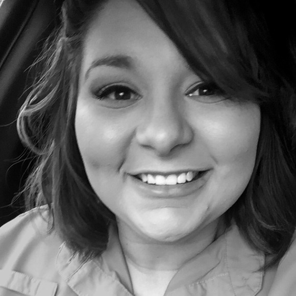 Profile Picture of Alexis Hutcheson (@ahutch09) on Poshmark