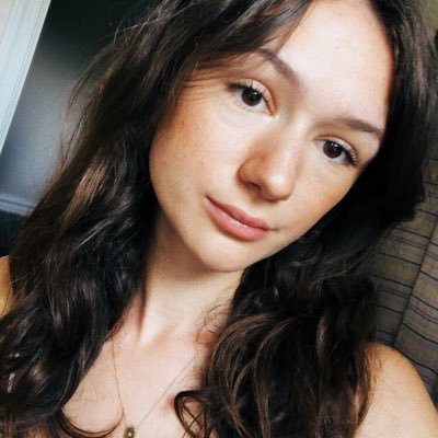 Profile Picture of Jules (@julialutz0) on Twitter