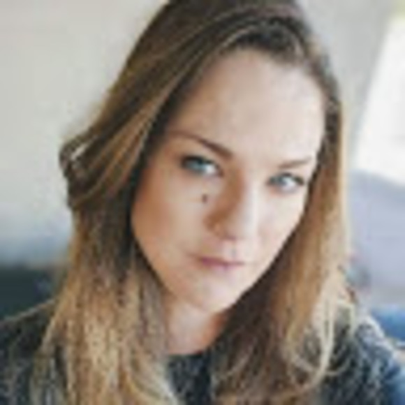 Profile Picture of Michelle Taberski (@shellylindquist) on Poshmark