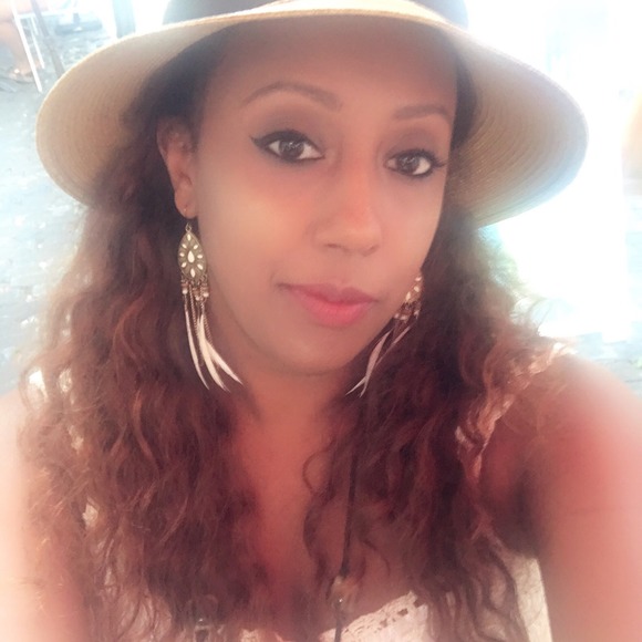 Profile Picture of Selamawit Berhane araya (@selamawitberhan) on Poshmark