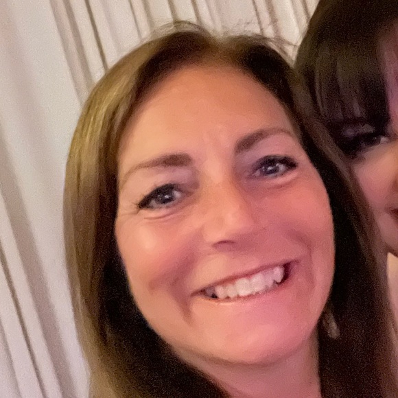 Profile Picture of Pamela Dutcher (@prdutcher) on Poshmark