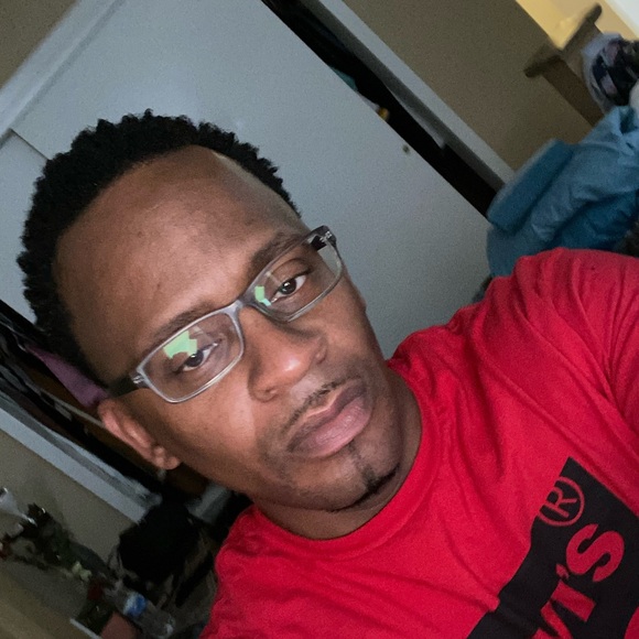 Profile Picture of Jerald Bell (@tyronejerald73) on Poshmark