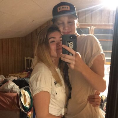 Profile Picture of Elaine Witkowski (@safari_sue8) on Twitter