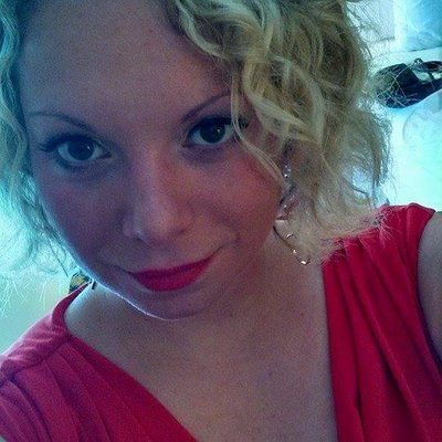 Profile Picture of Lacey Maxwell (@LaceyAlexBlue) on Twitter