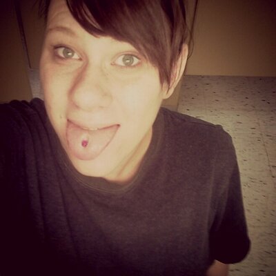 Profile Picture of Miranda Vater (@29peaches) on Twitter