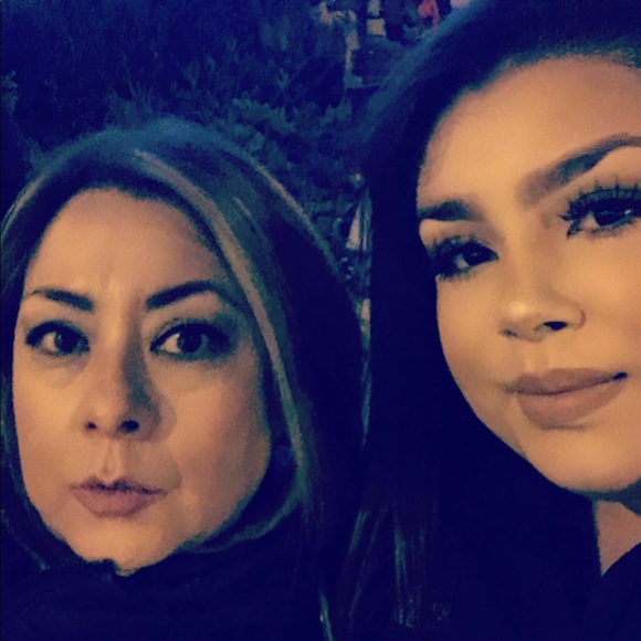 Profile Picture of Sol Lopez (@solandrea) on Poshmark