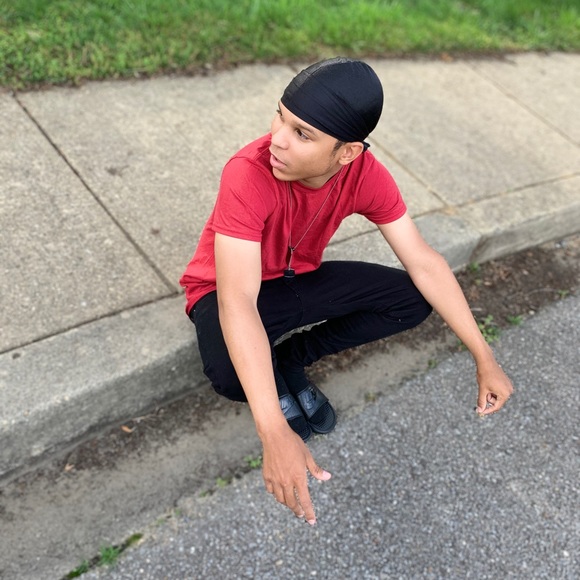 Profile Picture of Andre Foster (@releigh1999) on Poshmark