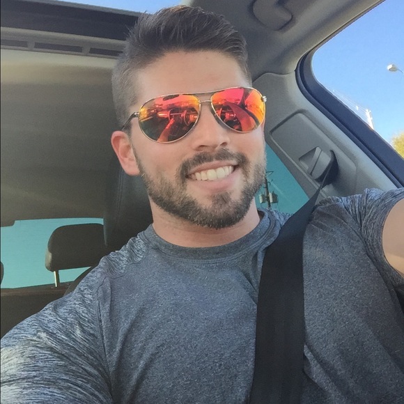 Profile Picture of Jeffrey Shipley (@jefshi03) on Poshmark
