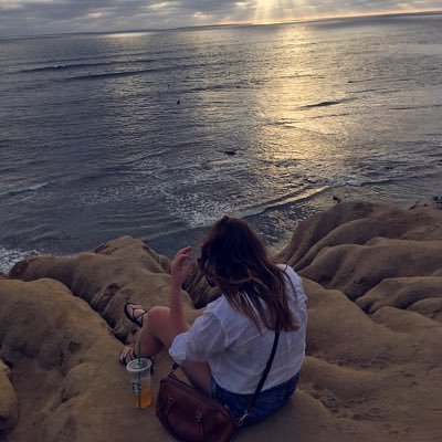 Profile Picture of Deirdre Curry (@dee_curry) on Twitter