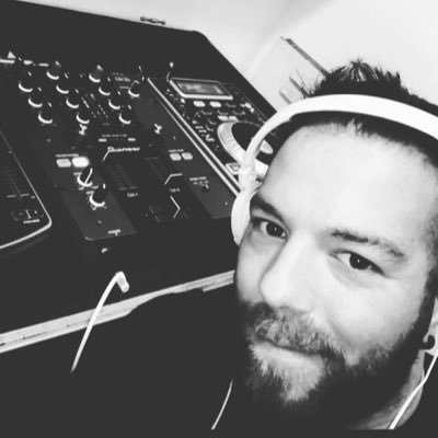 Profile Picture of Joe Ar ..#paffettodj😎🎧 (@JosephringP) on Twitter