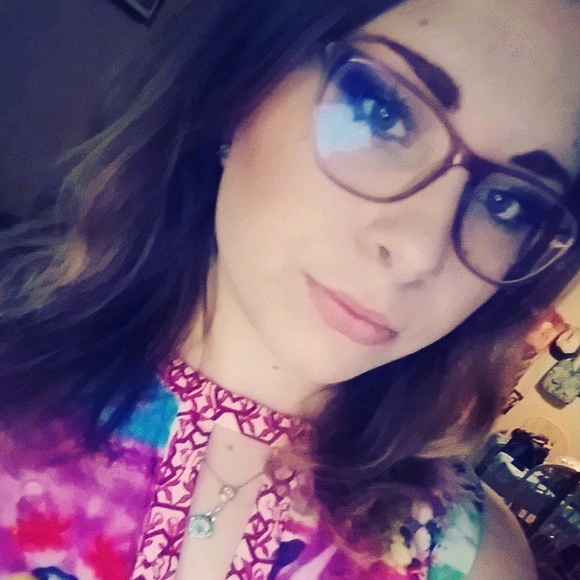 Profile Picture of Kami Webb (@kamdizzle) on Poshmark