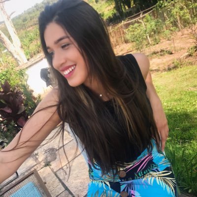 Profile Picture of Larissa Paula (@larissapaula5) on Twitter