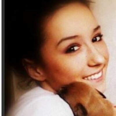 Profile Picture of Nikki Pearson (@nikkipearson_) on Twitter