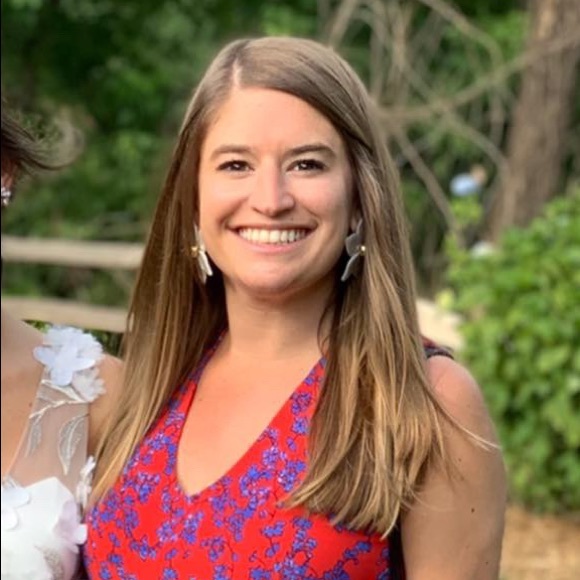 Profile Picture of Emma Brett (@eabrett) on Poshmark