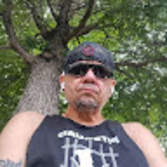 Profile Picture of Andrew Hoke (@natehoke78) on Poshmark