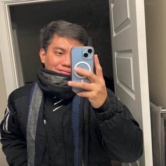 Profile Picture of Ervin paul Salvador (@imervinsalvador) on Poshmark