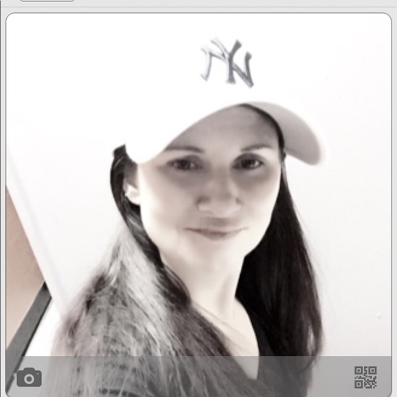 Profile Picture of Cindy Kielbasa (@mrsclsk) on Poshmark
