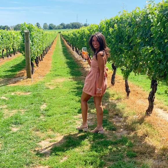 Profile Picture of Sam Martone (@sammartone) on Poshmark