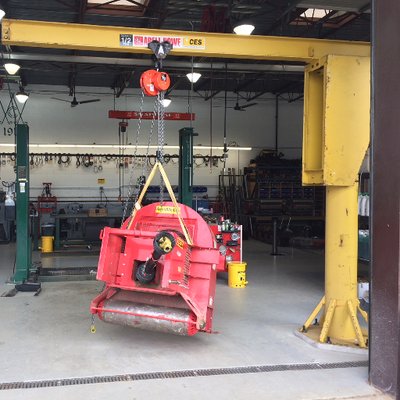 Profile Picture of Dan Haxton's Crane (@Ol_Yeller_Crane) on Twitter