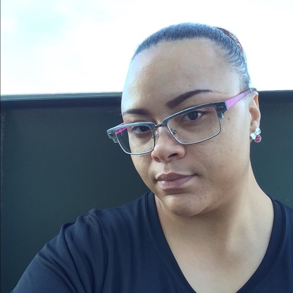 Profile Picture of Cleo Vlangas (@caleb8019) on Poshmark