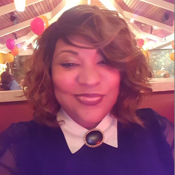 Profile Picture of Rian Vanzego (@hautelinebling) on Poshmark