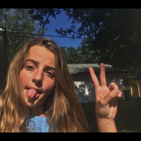 Profile Picture of Rachel Matthiesen (@r_matthiesen) on Poshmark