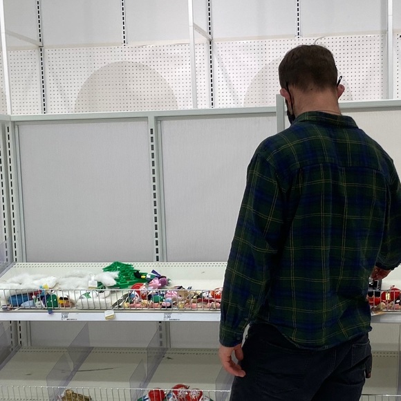 Profile Picture of Bae Nguyen (@nhelenm) on Poshmark