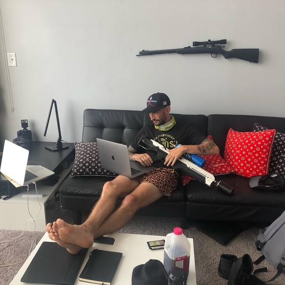 Joe Krulikowski - Poshmark Profile Picture of Joe Krulikowski (@joekrul12) on Poshmark