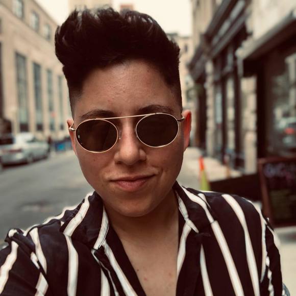 Profile Picture of Laura andré Sousa (@happydesigner) on Poshmark