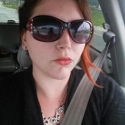 Profile Picture of Mandi Holt (@mandiluvsglittr) on Twitter