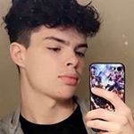 Profile Picture of Elliott (@eligothoes) on Instagram