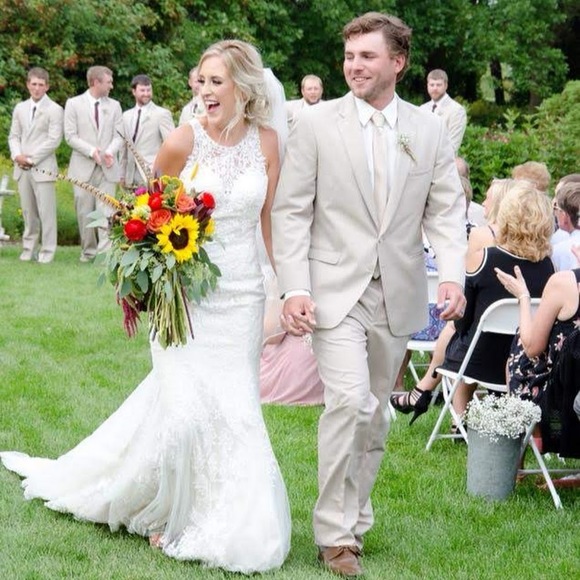 Profile Picture of Tori Meshke (@torimeshke) on Poshmark