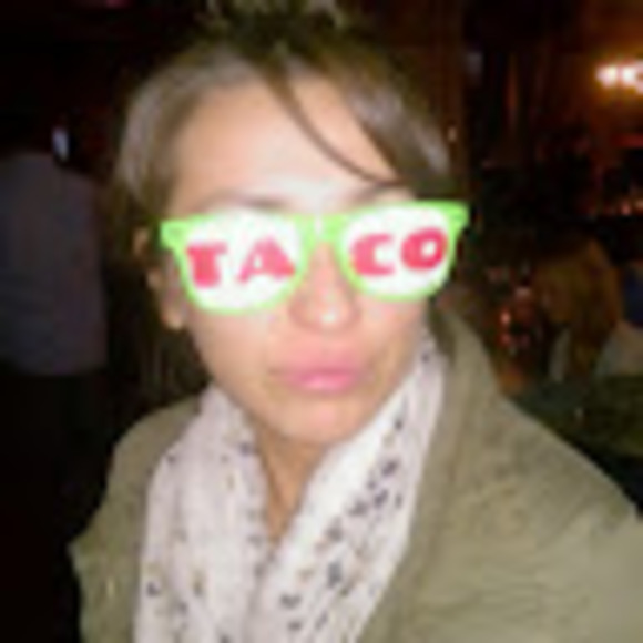 Profile Picture of Lizette Dellarocca (@l_dellarocca) on Poshmark