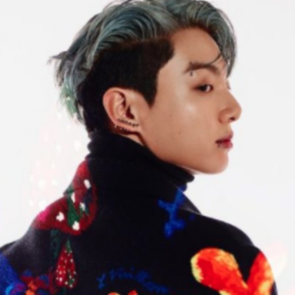 Profile Picture of Yutarou Itakura (@yuta_fashion_01) on Poshmark