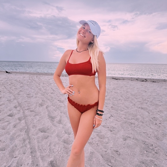 Profile Picture of Brylan Covington (@covingtonbrylan) on Poshmark