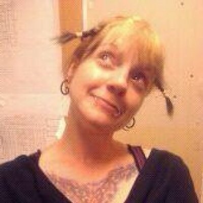 Profile Picture of Crystal Huffman (@CrystalH_77) on Twitter