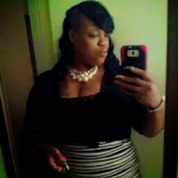 Profile Picture of Tecoria Horton (@itsredredd) on Poshmark