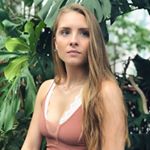 Profile Picture of 𝐜𝐥𝐚𝐫𝐞 𝐦𝐚𝐫𝐢𝐞 (@clare.sim) on Instagram