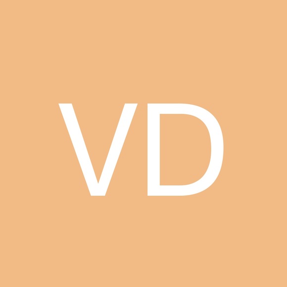 Profile Picture of Victoria Drewing (@59cr3maicqkbszf) on Poshmark