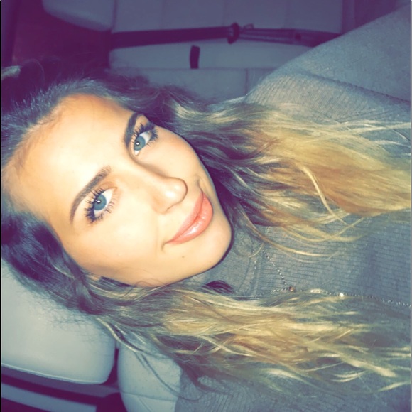 Profile Picture of Morgan Bundrick (@morganbundrick) on Poshmark