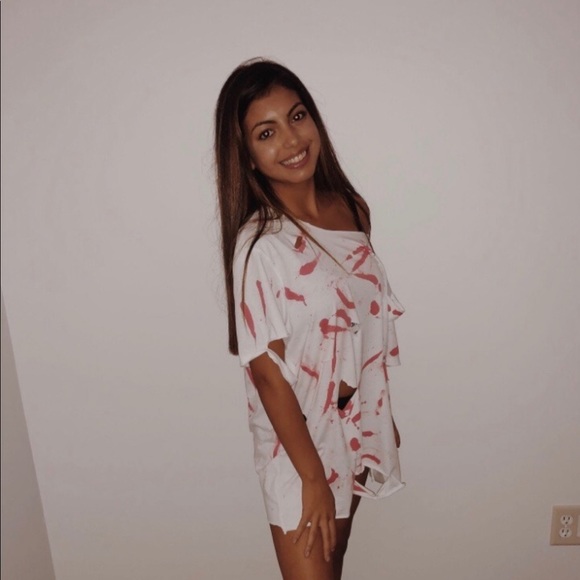 Profile Picture of Livia Brandao (@livbrandao) on Poshmark