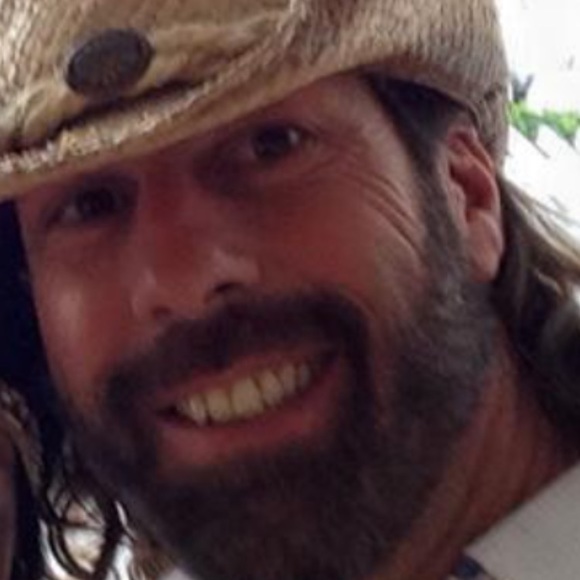 Profile Picture of Paul Tremblay (@pauly768) on Poshmark