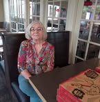 Profile Picture of Julia Linzy (@julia.linzy) on Facebook