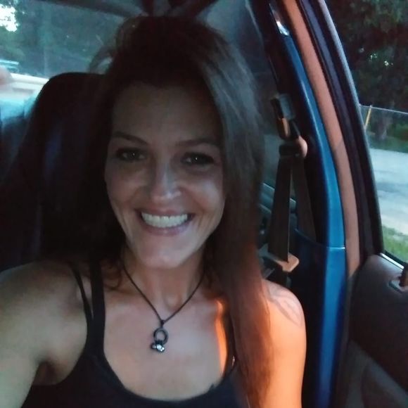 Profile Picture of Donna Clanton (@dclanton440) on Poshmark
