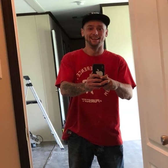 Profile Picture of Thomas Rains (@thomasrains15) on Poshmark