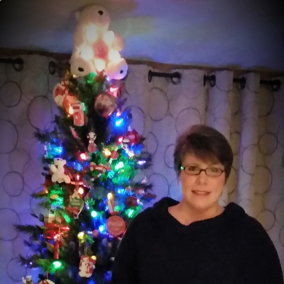Profile Picture of Tracie Rogers (@dode1973) on Poshmark