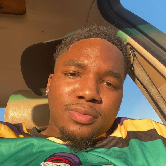 Profile Picture of Kenneth Gregory (@bandzswagg123) on Poshmark
