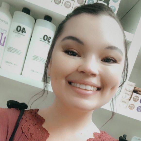 Mashalia Silence - Poshmark Profile Picture of Mashalia Silence (@mashalias) on Poshmark